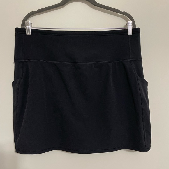 Athleta Action Skort in Dobby 14.5" in Black size 1X - Picture 5 of 8